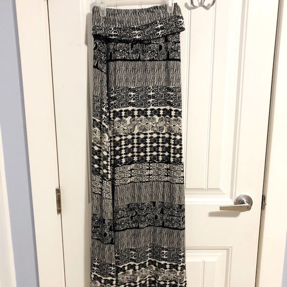 Black and white Maxi Skirt - Picture 2 of 8